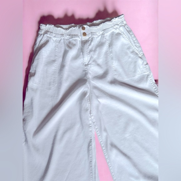 I.N.C. International Concepts
Women's White Linen Paperbag-Waist Pants, Size XL - Picture 6 of 7